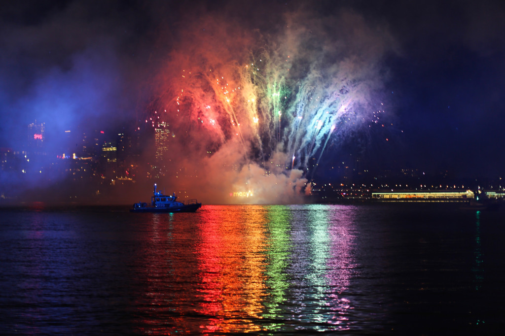 Macy’s Fireworks Spectacular Lights Up The Fourth Of July With Stunning